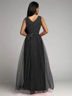 Linda - Elegante Jurk Met V-Hals