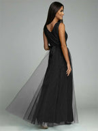 Linda - Elegante Jurk Met V-Hals